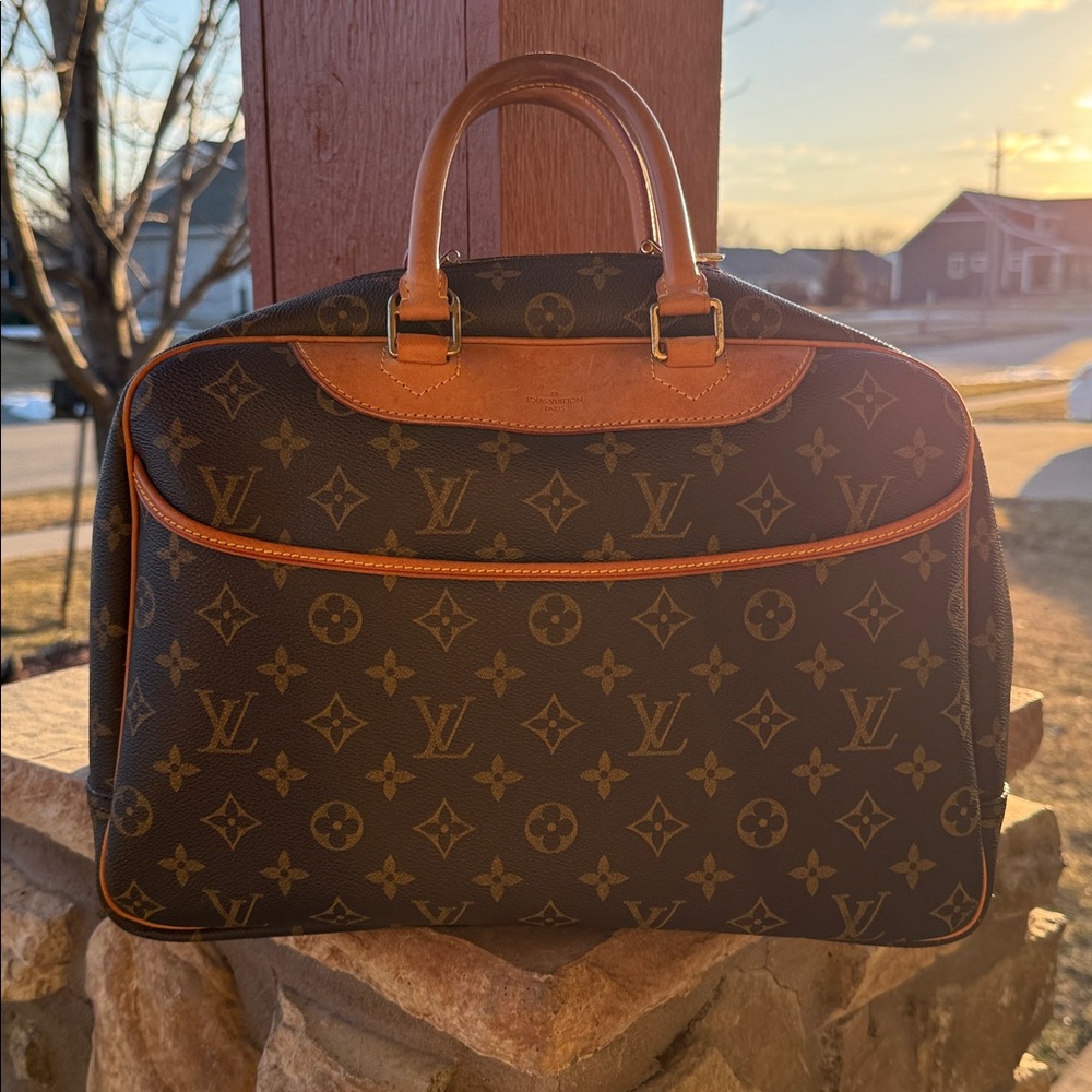 Louis Vuitton Deauville Vanity Monogram Canvas COA - Picture 13 of 17